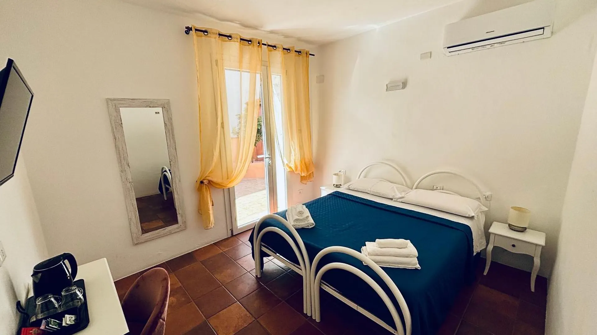B&B De Janas La Caletta Bed & Breakfast